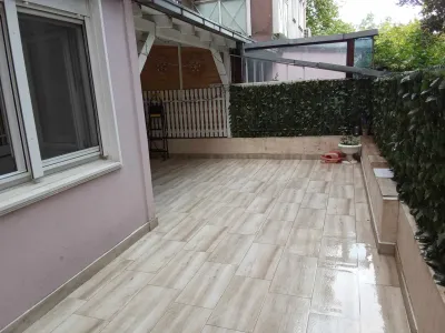 Kereskedelmi ingatlan Eladó 11077 Sumatovacka Vracar Beograd stan sa stanarima RS
